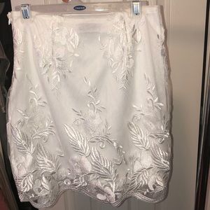 White lace fashion nova skirt- small
